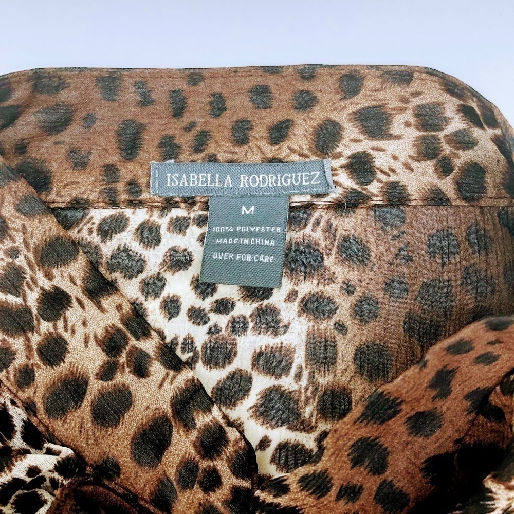 🎉Isabella Rodriguez Animal Print Top w/ Ruffles - Picture 6 of 8